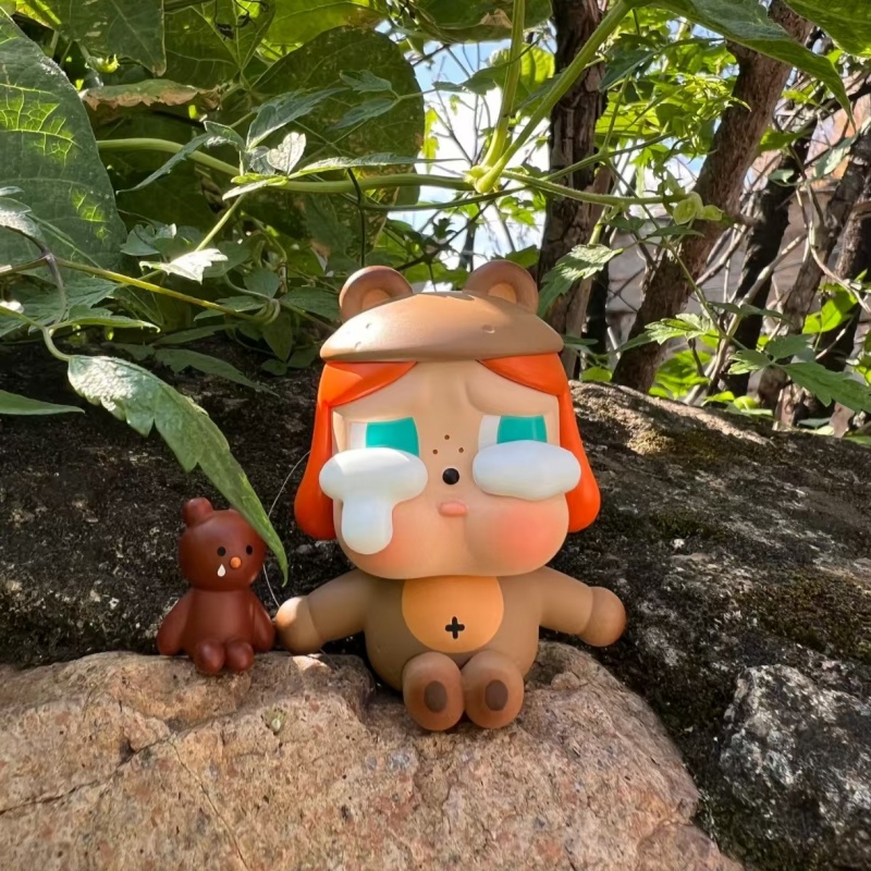 Woodworking Ideas - POP MART Crybaby Aventura na Selva